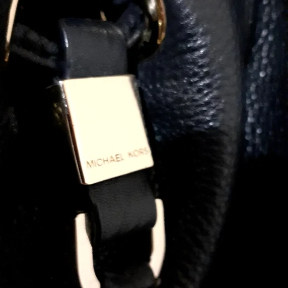 Michael Kors Black Leather Shoulder Bag - Picture 3 of 17